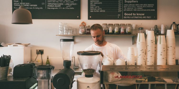 Cách tạo lập quy trình làm việc hiệu quả cho nhân viên trong quán cafe của bạn