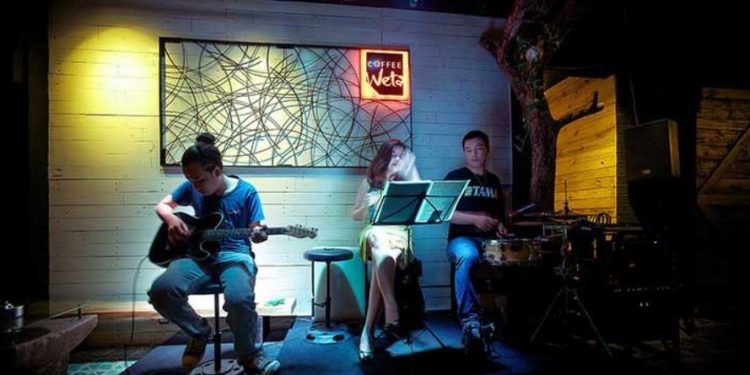 mo quan ca phe acoustic